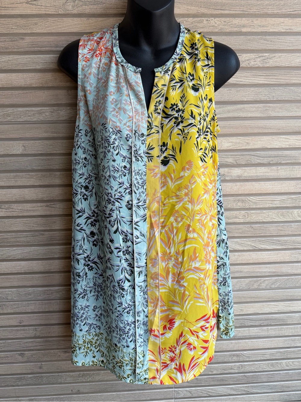CAbi LOT 9 Piece Sleeveless Bundle Blouses Tops Cardigan Capsule Wardrobe Small - Picture 5 of 15